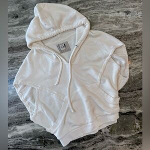 Anthropologie Akemi + Kin Ivory Sleeveless Cacoon Hoodie Size Medium